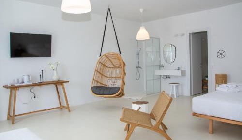 Deluxe Suite with Spa Bath