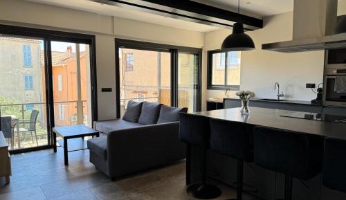 Two-Bedroom Deluxe Apartment with Ocean View