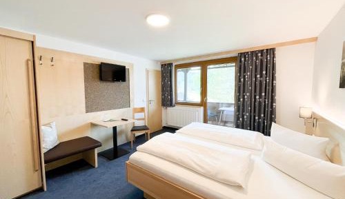 Double Room with Balcony 04