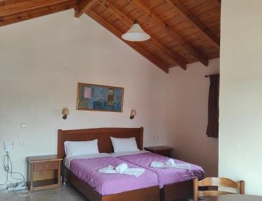 Triple Room with Garden View