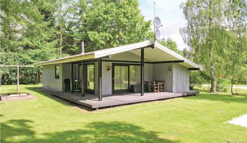 Three-Bedroom Holiday Home 
