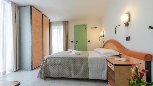 Deluxe Double Room with Balcony and Sea View