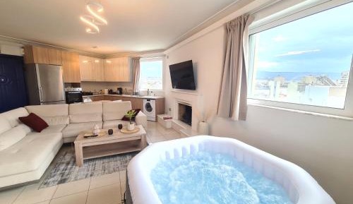 Queen Suite with Spa Bath