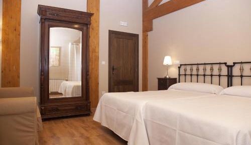 Basic Triple Room