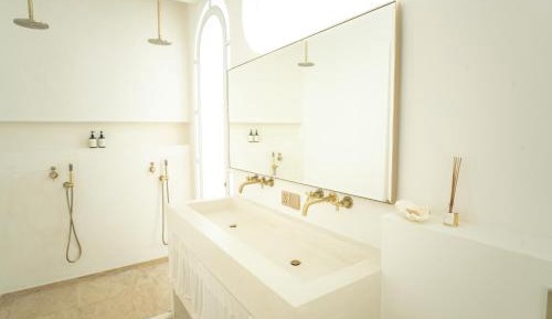 Poolside Suite Room 2