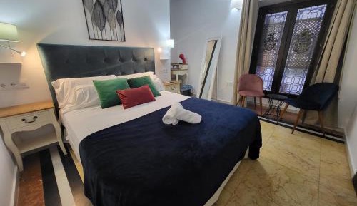 Interior Economy Twin Room 
