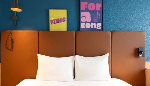Two non-connecting Double rooms