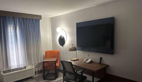 Premier King Room - Non-Smoking