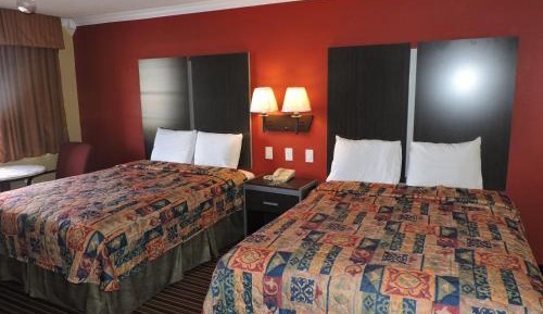 Queen Room with Two Queen Beds - Non-Smoking
