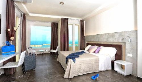 Deluxe Double or Twin Room with Sea View