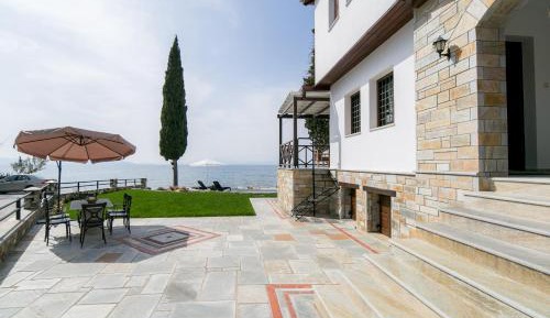 Villa - Beach Front