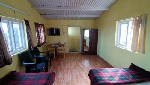 Deluxe Double or Twin Room with Mountain View