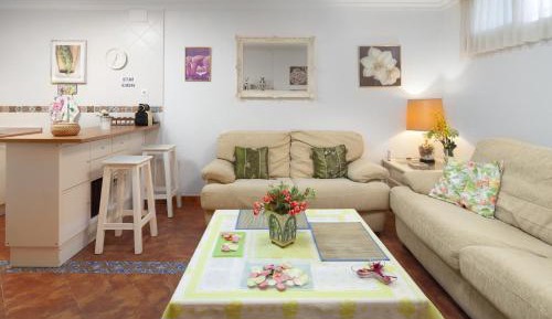 Superior One-Bedroom Apartment