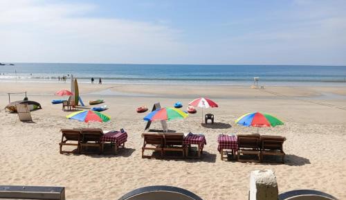 Deluxe Double Room with Side Sea View