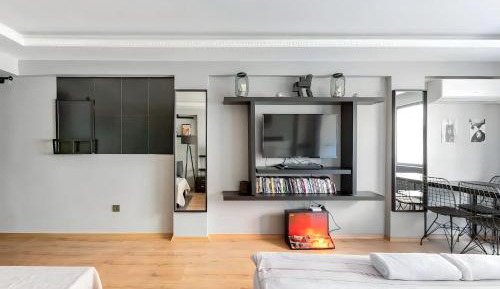 Studio Apartment with Balcony
