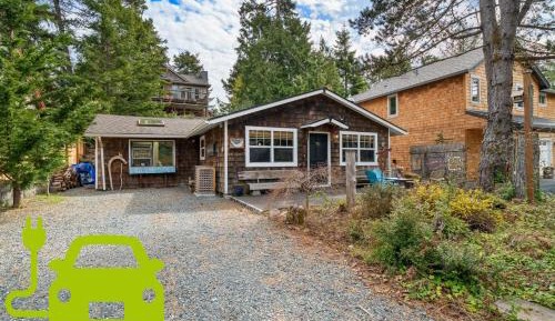 Three-Bedroom Holiday Home 
