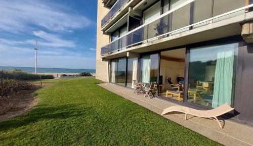 Studio with Sea View
