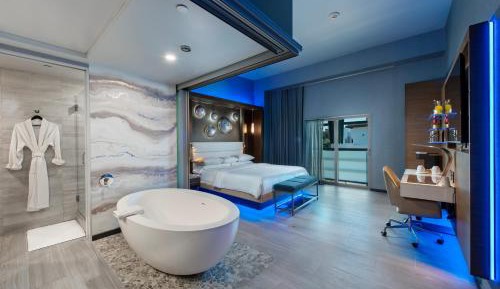 Plaza View Spa Room