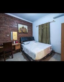 Deluxe Room (2 Adults + 1 Child)