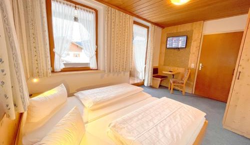 Double Room with Balcony 06