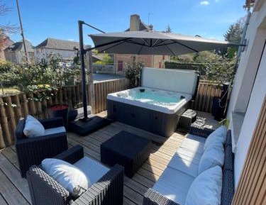 Double Room with Shared Bathroom