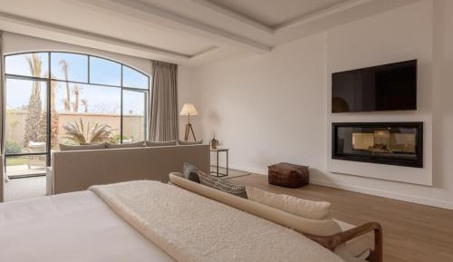Superior King Suite