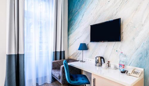Deluxe Double or Twin Room with City View