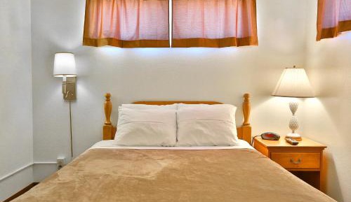 Basic Triple Room with Shared Bathroom