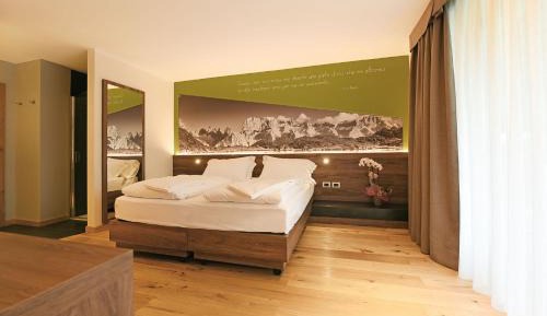 Deluxe Double or Twin Room with Balcony