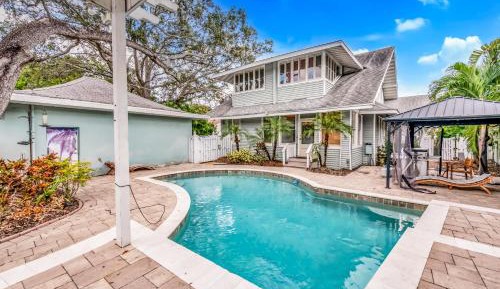 Four-Bedroom Holiday Home