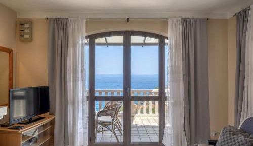 Four-Bedroom Holiday Home