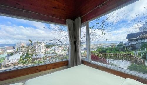 Family Room with Mountain View