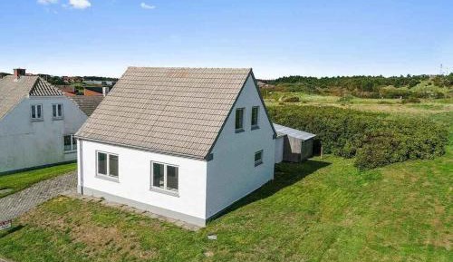Three-Bedroom Holiday Home 