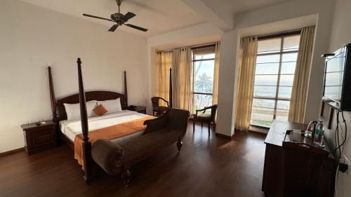 Deluxe Double Room with Balcony and Sea View