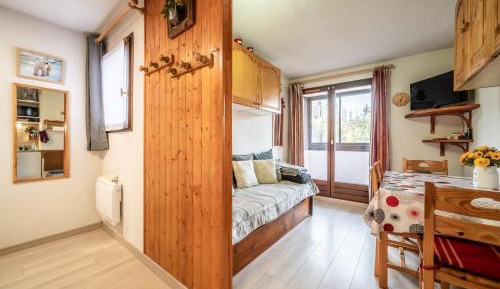 Superior One-Bedroom Apartment