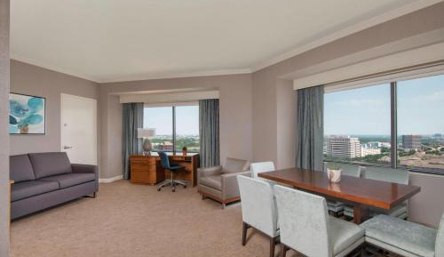 Executive One-Bedroom Suite - Connecting Rooms