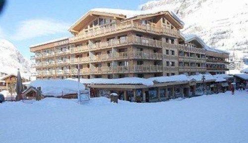 Apartment with Mountain View