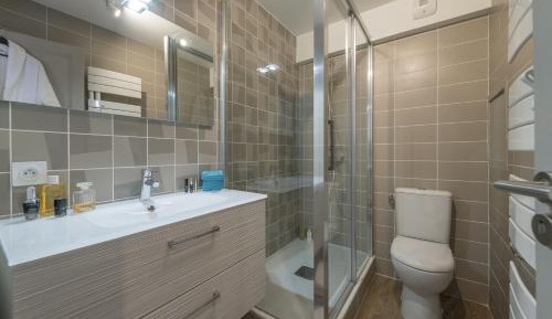 Three-Bedroom Apartment with Cabin (8 Adults)