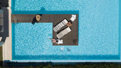 Beachfront Swim Up Sea View Grand Suite