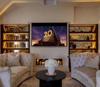 Penthouse with racecourse view