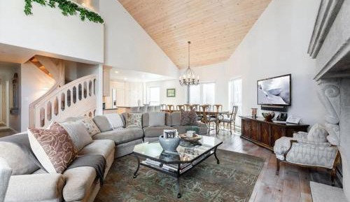 Five-Bedroom Apartment
