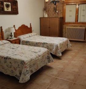 Twin Room with Shower