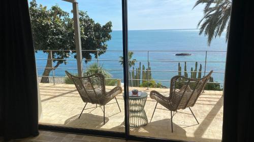 Deluxe Double Room with Balcony and Sea View