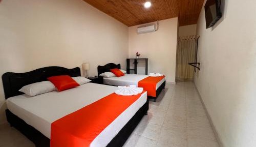 Twin Room with Air-Conditioning