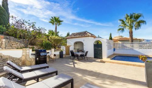 Three-Bedroom Holiday Home 