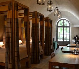 Two-Bedroom Apartment (5 Adults)