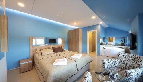 Deluxe Double Room with Bath