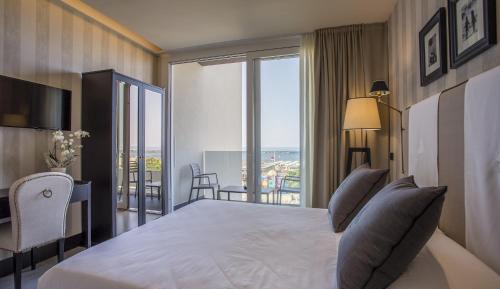 Double Room for Single Use
