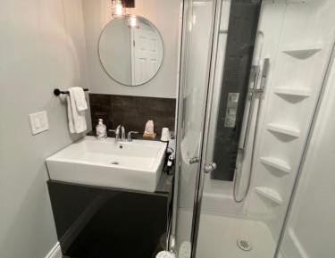 Deluxe Double Room with Shower