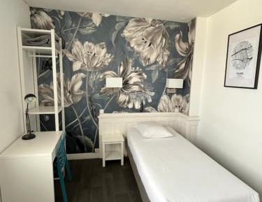 Single Room with Shared Bathroom